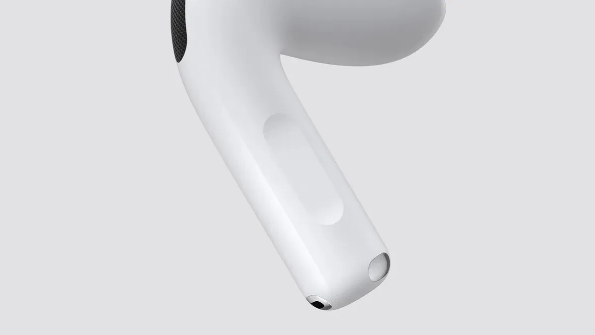 Изображение к статье: AirPods 5 получили ANC и перевод: две версии от $129