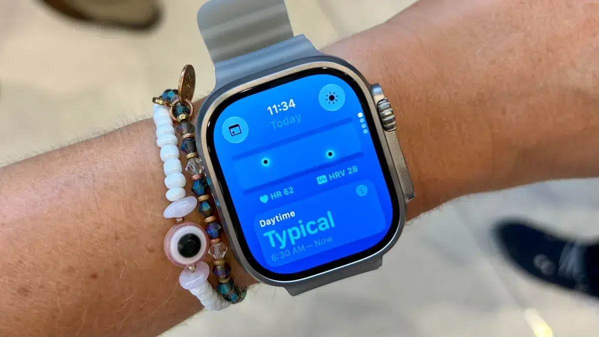 Изображение к статье: Apple Watch с Siri Recap вызвали спор о приватности