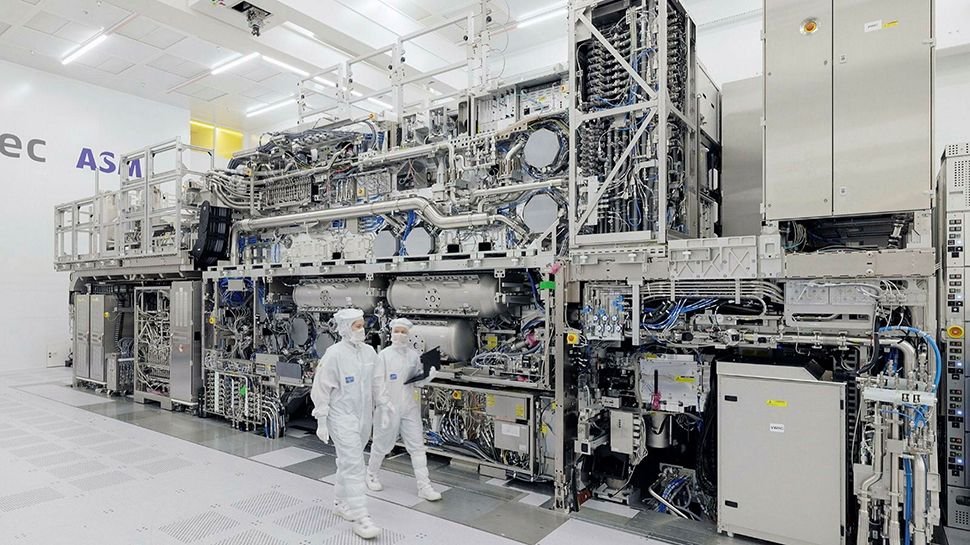 Intel обработала миллион пластин на High NA EUV