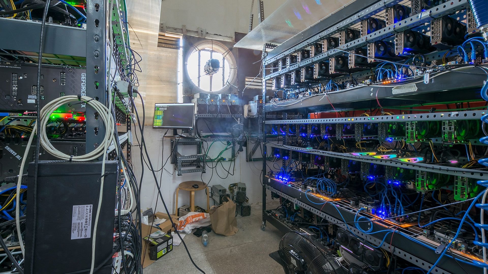 Криптоферму с 300 видеокартами нашли в горах Мексики