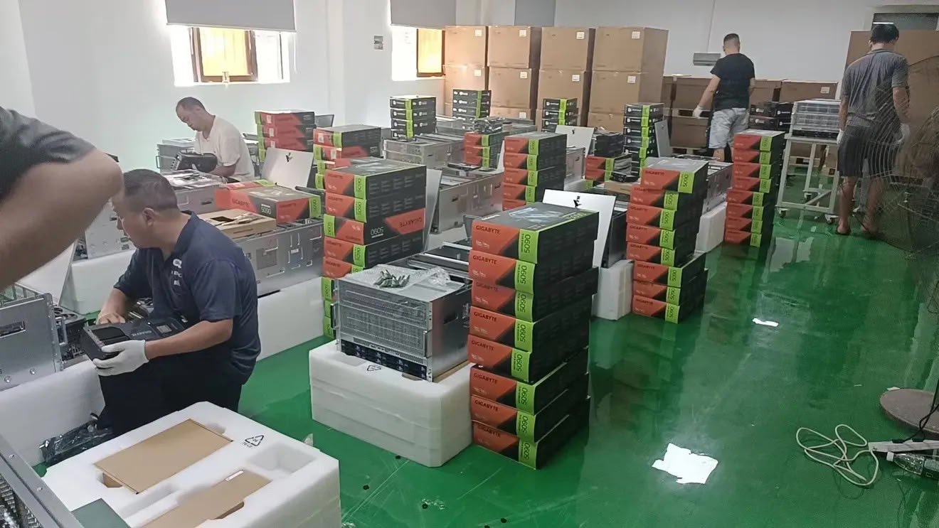 RTX 5090 скупают для AI серверов цены выше $5000