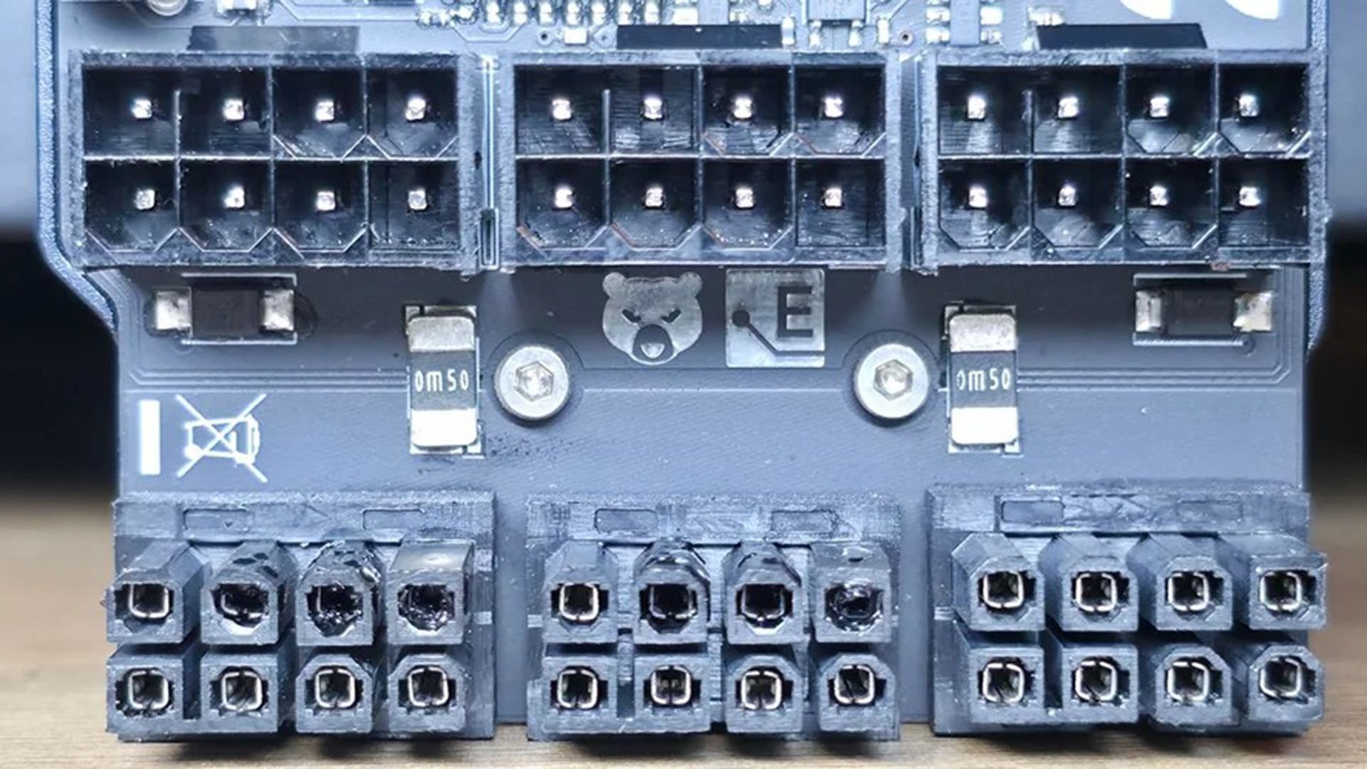 8 pin PCIe тоже плавятся WireView сгорел на RX 7900 XTX