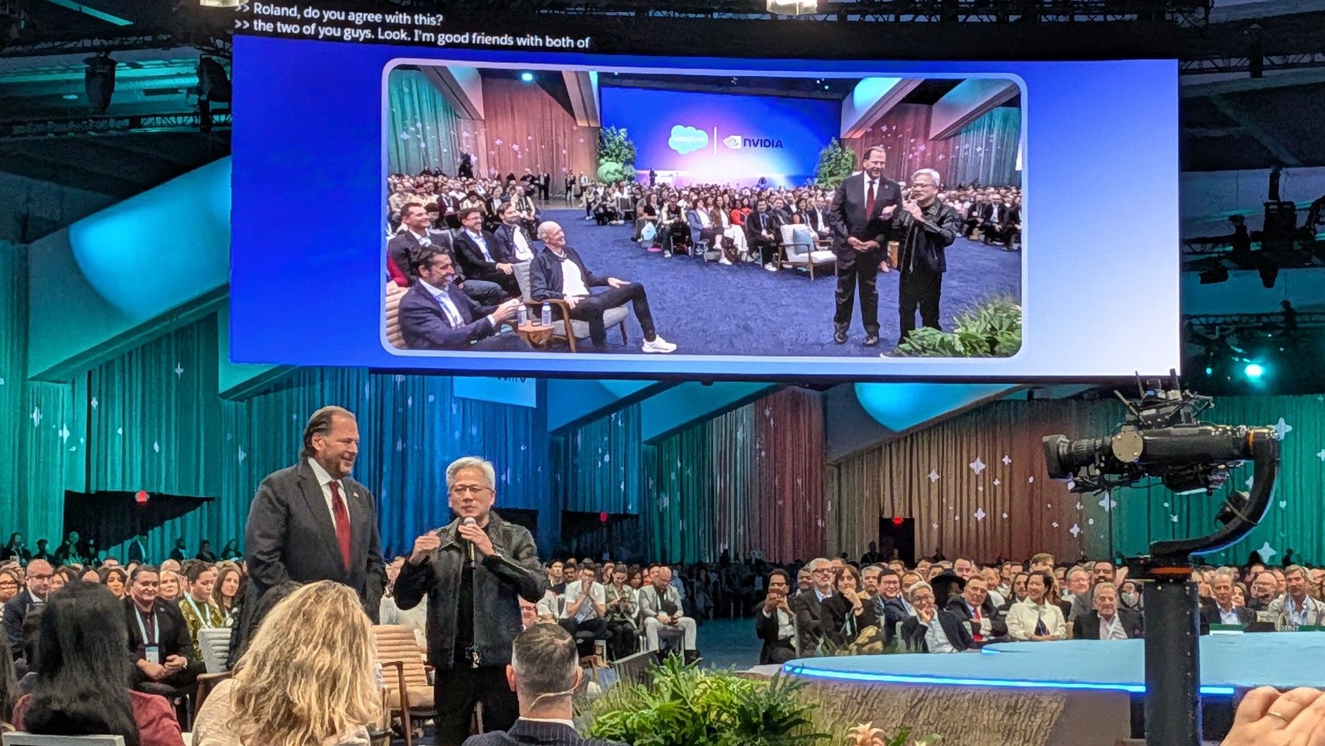 Huang и Amodei разошлись во взглядах на ИИ на Dreamforce