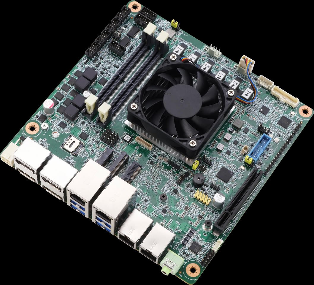 AAEON MIX PTLWV1 Mini ITX плата на Intel Panther Lake