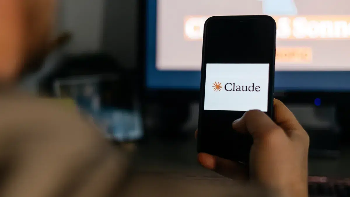 Изображение к статье: Глава Microsoft AI раскритиковал обучение Claude у Anthropic