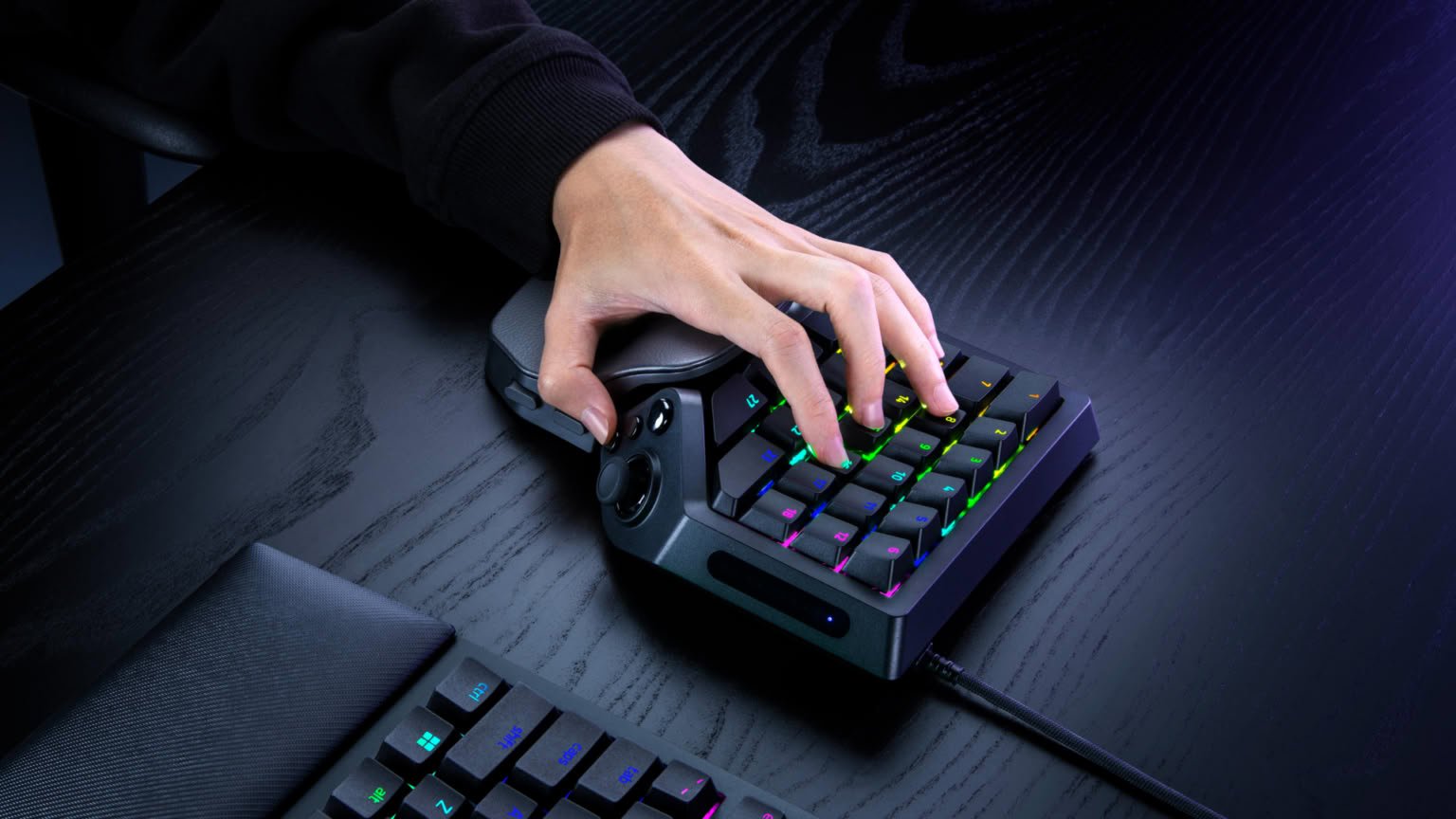 Razer Tartarus V2 Pro получил 8000 Гц и 31 элемент управления