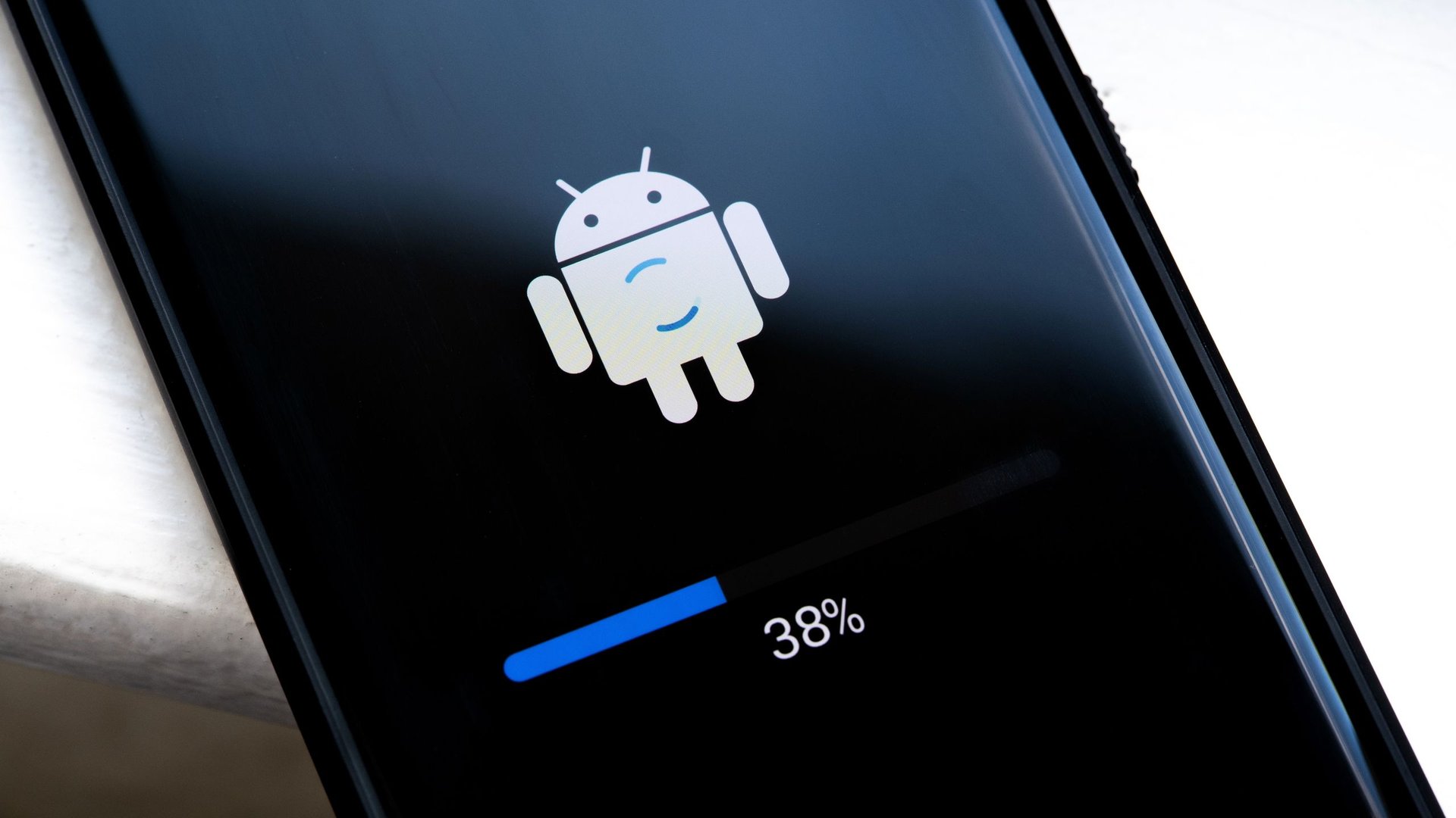 Android троян RedHat получил ИИ для кражи паролей