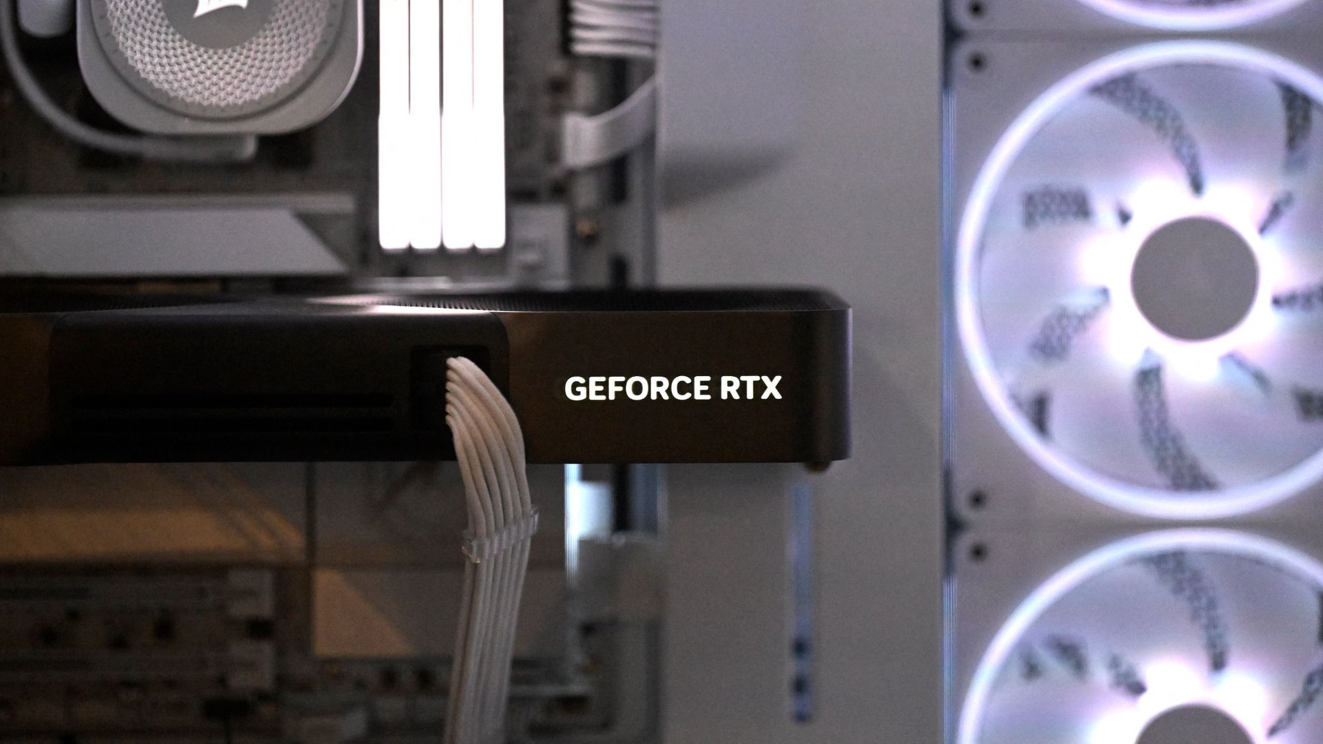 С DLSS 5 разъём RTX 5090 нагрелся до 917 °C в тесте QuasarZone