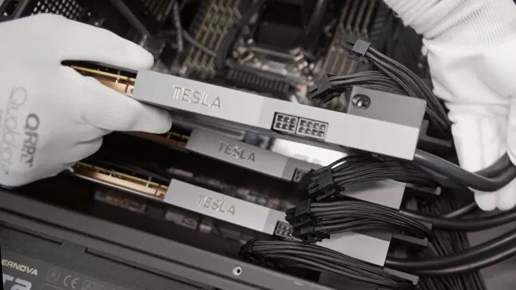 Глава Nvidia назвал ориентир в $2000 в год за ПО на один GPU